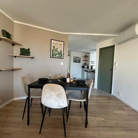 L'escapade Nimoise - A 700m De La Gare Apartamento *