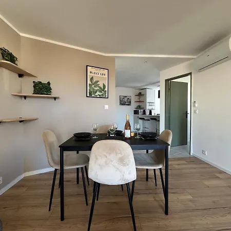 L'escapade Nimoise - A 700m De La Gare Apartamento